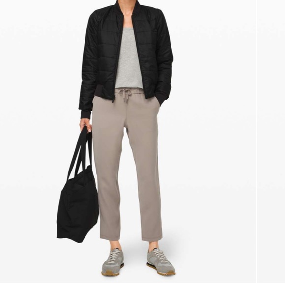 New Lululemon On The Fly Pant Carbon Dust Gray - Picture 2 of 6